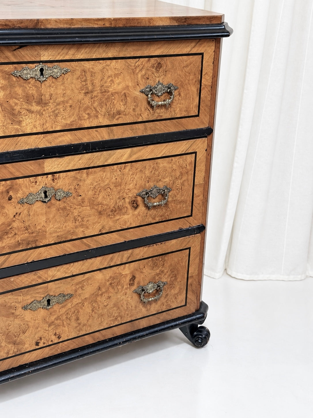 Swedish Biedermeier-Style Burl Birch Chest of Drawers, Ebonized Accents, 19th Century