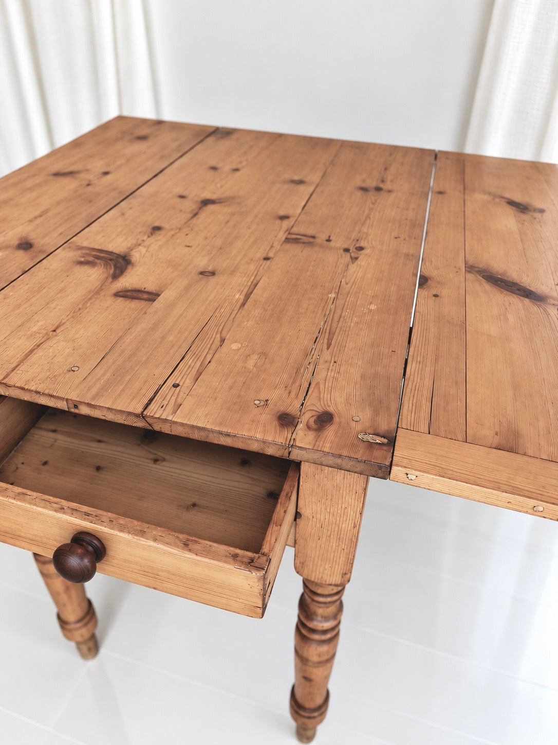 Pine table